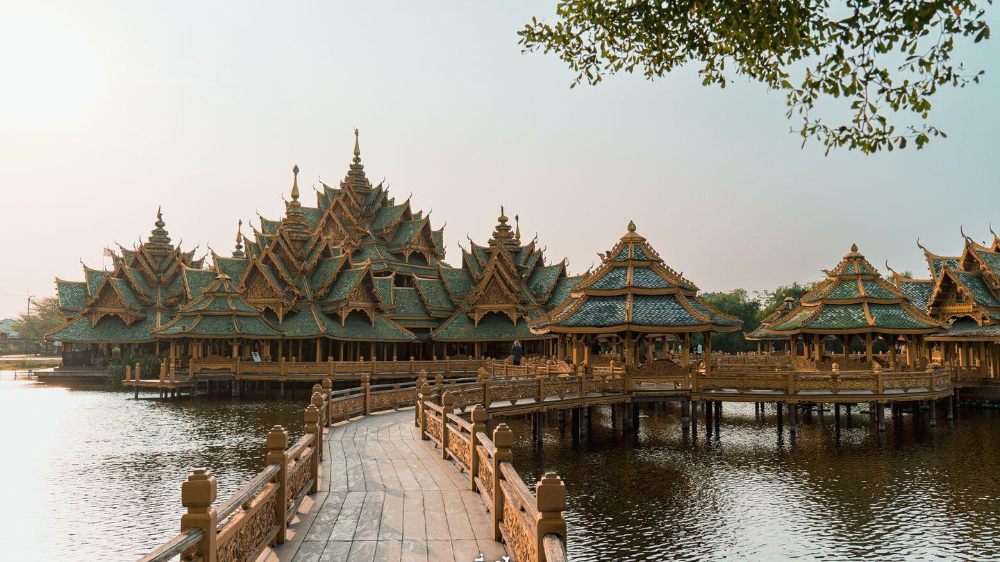 ตะลุยเมืองโบราณ พิพิธภัณฑ์กลางแจ้งของดีเมืองปากน้ำ เหมือนขับรถเที่ยวไทยในที่เดียว