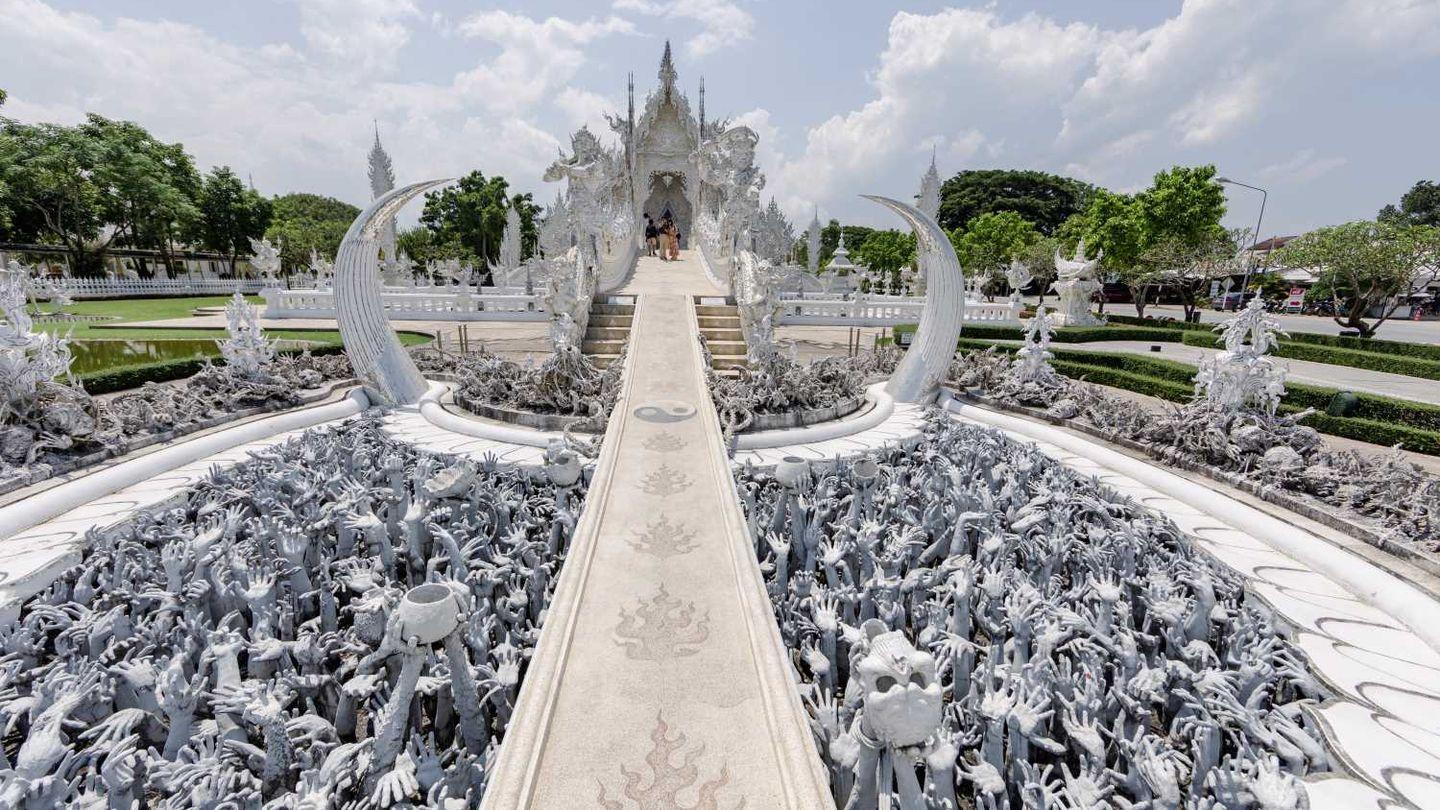 เที่ยววัดร่องขุ่น ที่เที่ยวสุดอันซีนขวัญใจคนจีน และคนต่างชาติ ทำไมวัดร่องขุ่นถึงโดดเด่นไม่แพ้ใคร