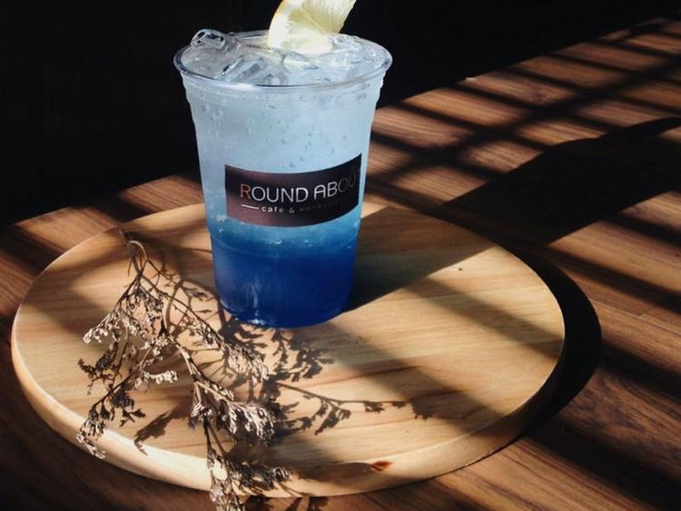 ROUND ABOUT CAFE