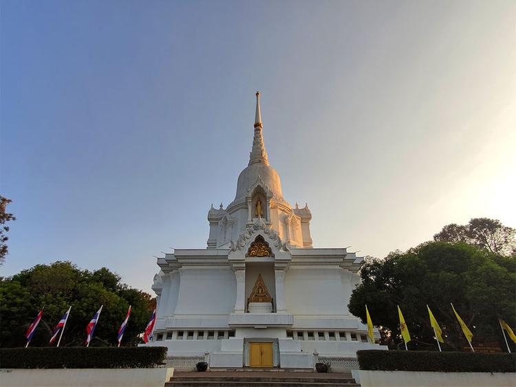 พระบรมธาตุเจดีย์กาญจนาภิเษก