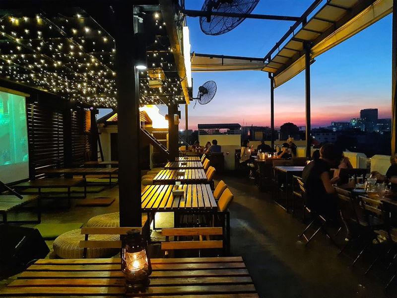 Jam Chan 酒吧和小酒馆屋顶
