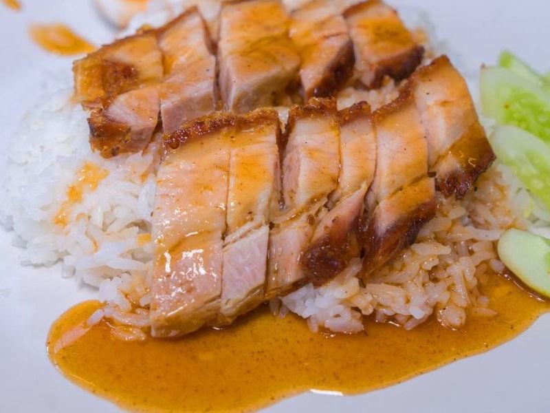 Pork Knuckle Trok Bang Rak