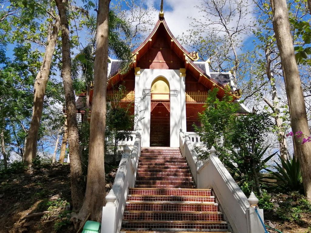 ม่อนจำศีล