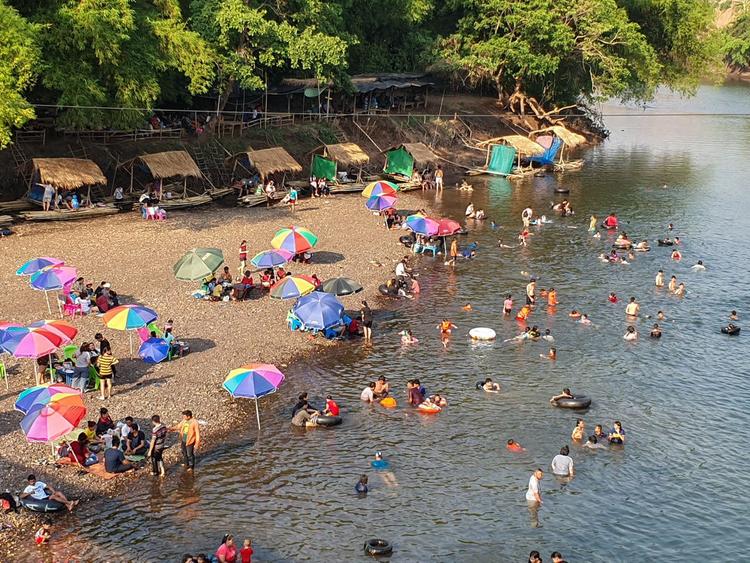 Pha Tao Beach
