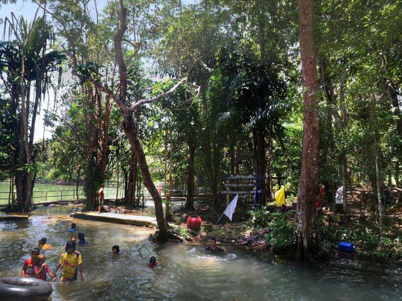 สระปู่เจ้าน้ำผุด