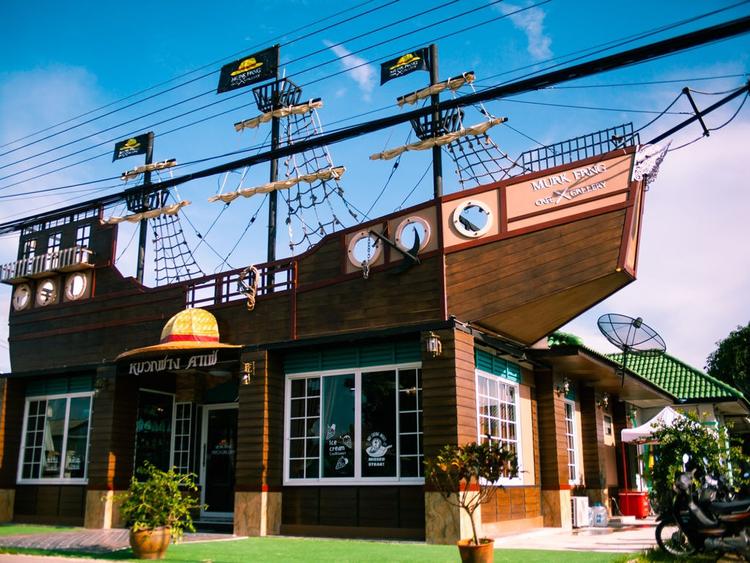 Straw Hat Cafe & Gallery