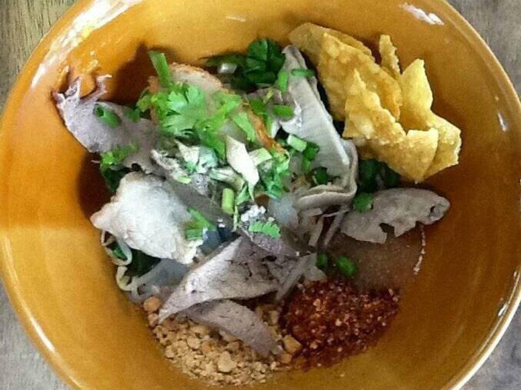 ก๋วยเตี๋ยวต้มยำตำลึงนายเอก กัลปพฤกษ์