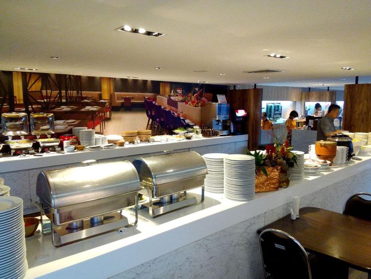 The Bridge Restaurant Amari Don Muang
