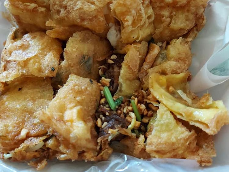 Khanom Bueng Yuan Ya Cham, Nang Loeng Market