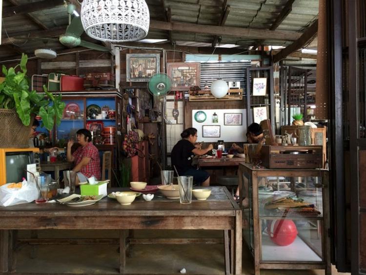ตั้งใจ ก๋วยเตี๋ยวไก่ตุ๋น