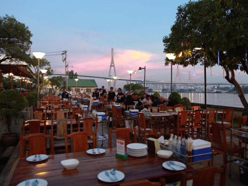 Baan Klang Nam 2 Restaurant