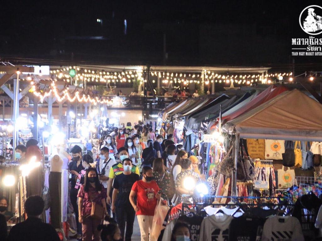 ตลาดนัดรถไฟ​รัชดา