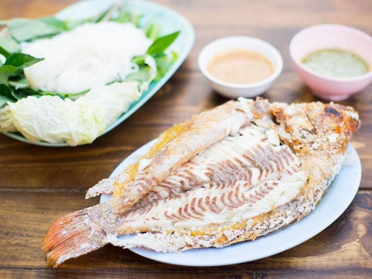 ร้านอาหาร จุ่มแซ่บแอลเอ รัชดาภิเษก