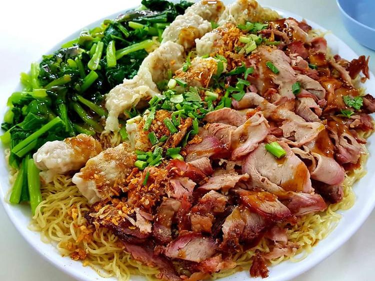 บะหมี่ล้มยักษ์