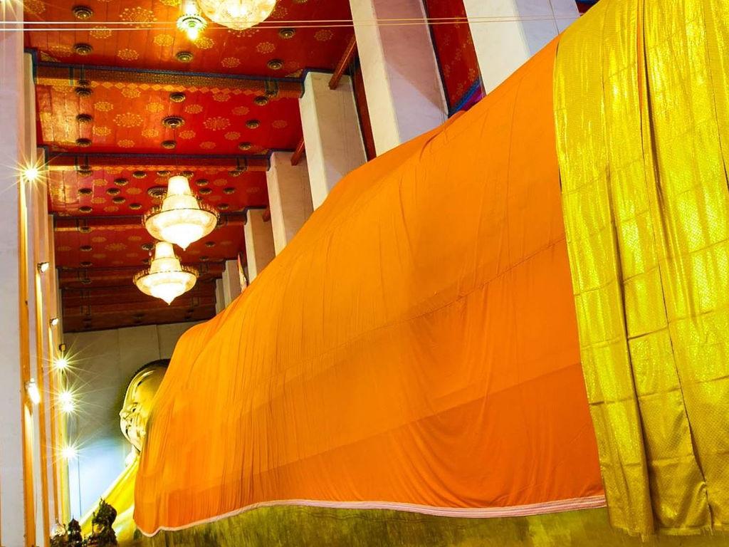 Wat Phra Non Chak Si Worawihan 寺