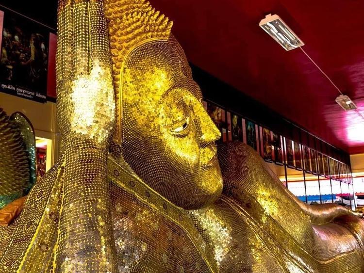 Wat Bang Noi (Reclining Buddha image)