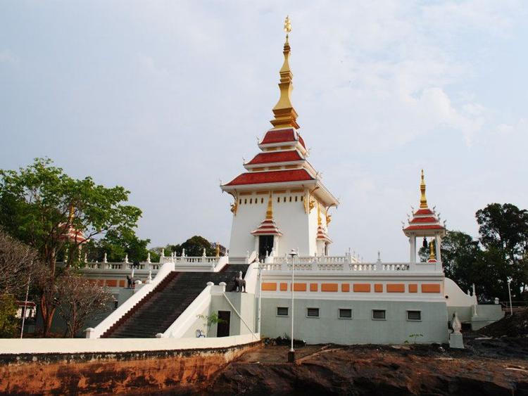 Wat Tham Kham