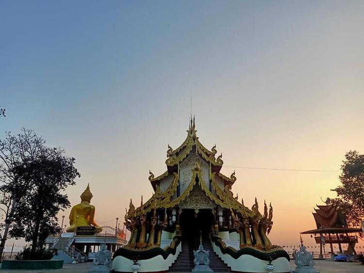 Wat Rattanakuha Tham Pha Kluai