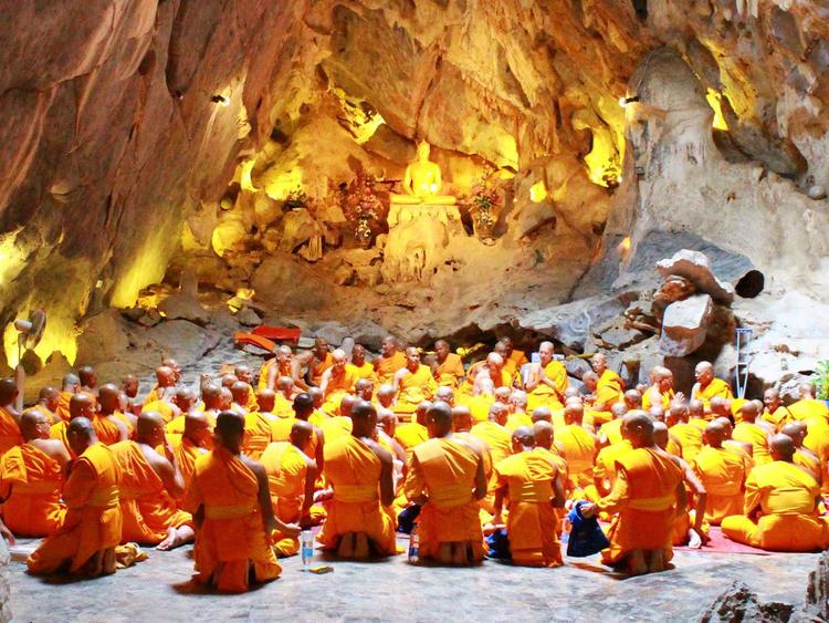 Wat Tham Khao Wong寺