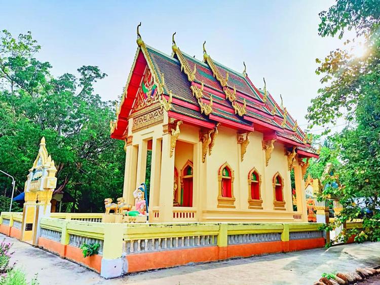 วัดสระพังทอง (หนองปลาขาว)