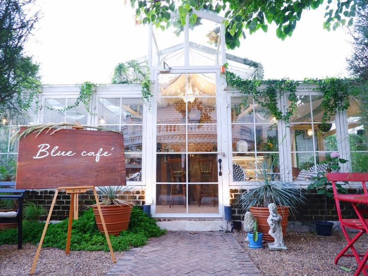 Blue Cafe'