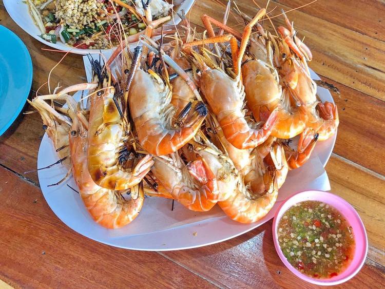 ยำมันส์ปาก แอนด์ คาเฟ่ - Munzpak Yum & Cafe