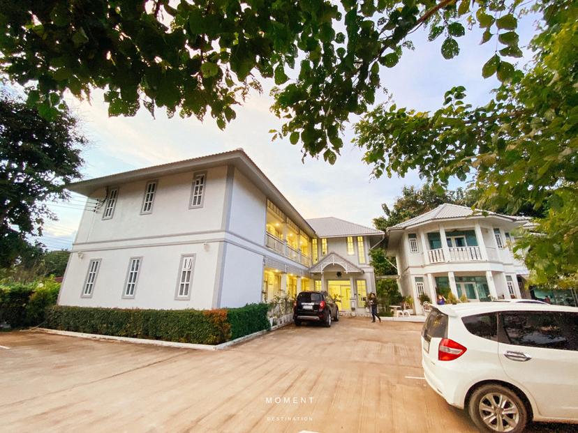 พรหมพรบูทีคโฮเทล