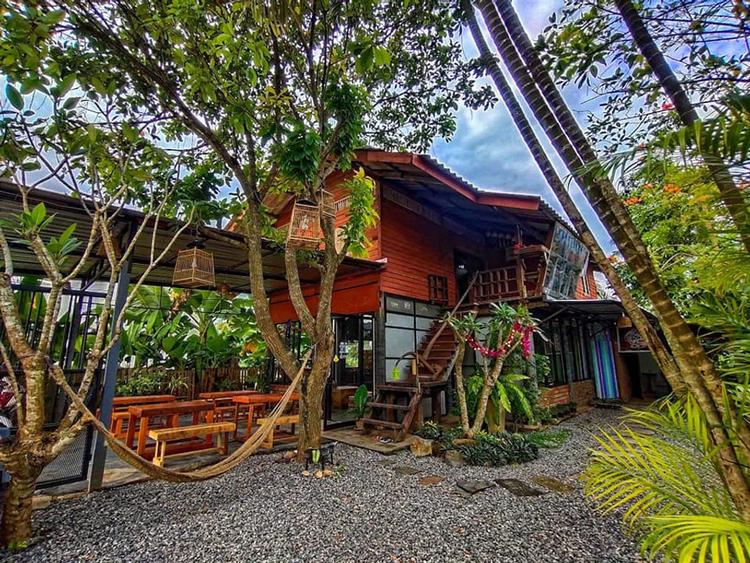 มีนา คาเฟ่ สุราษฎร์ธานี