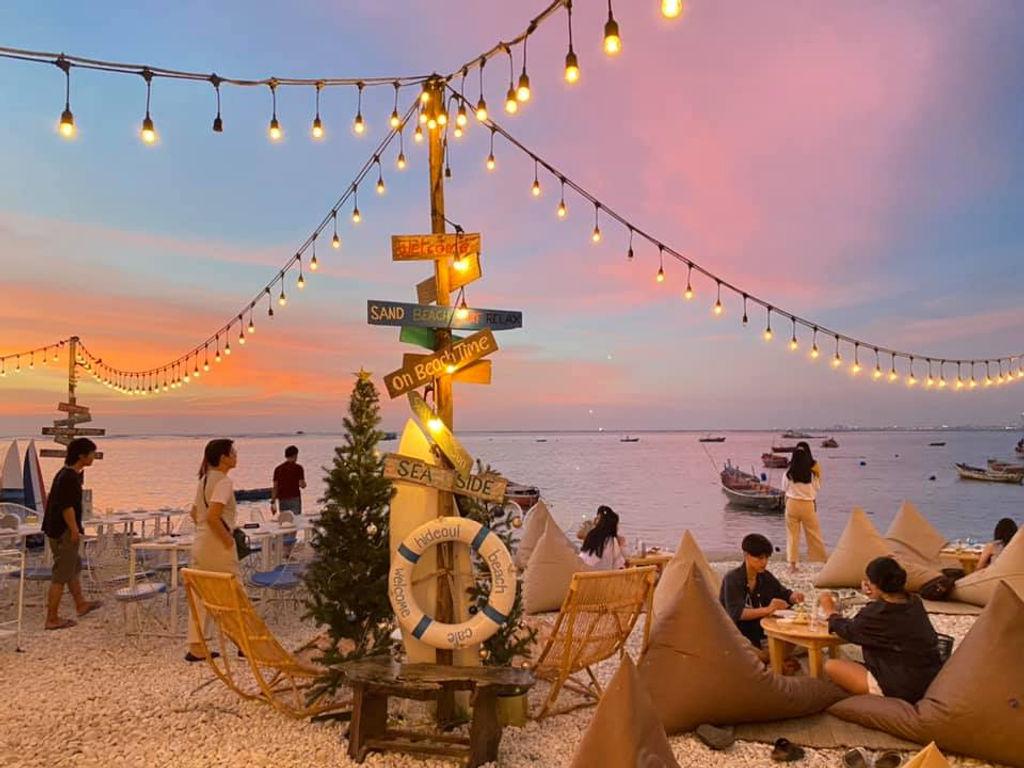 Hideout Beach Cafe & Bistro