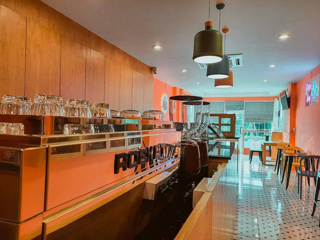Madamthong Cafe