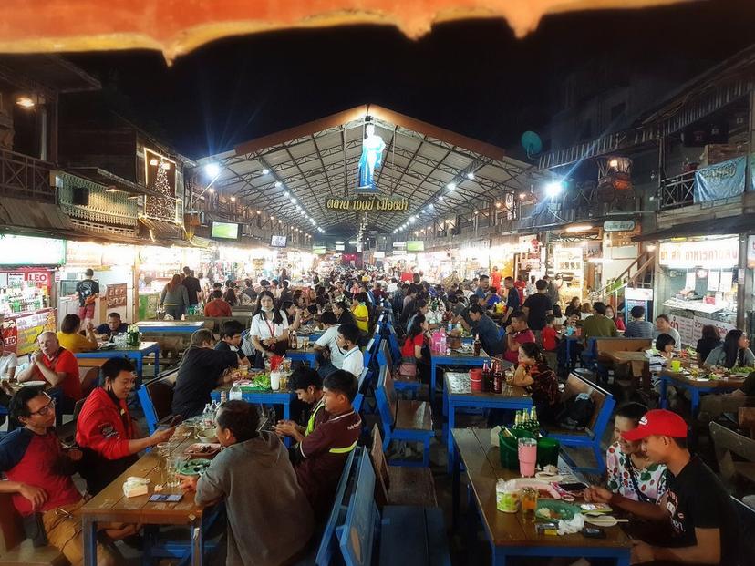100 Years Market, Mueang Ya