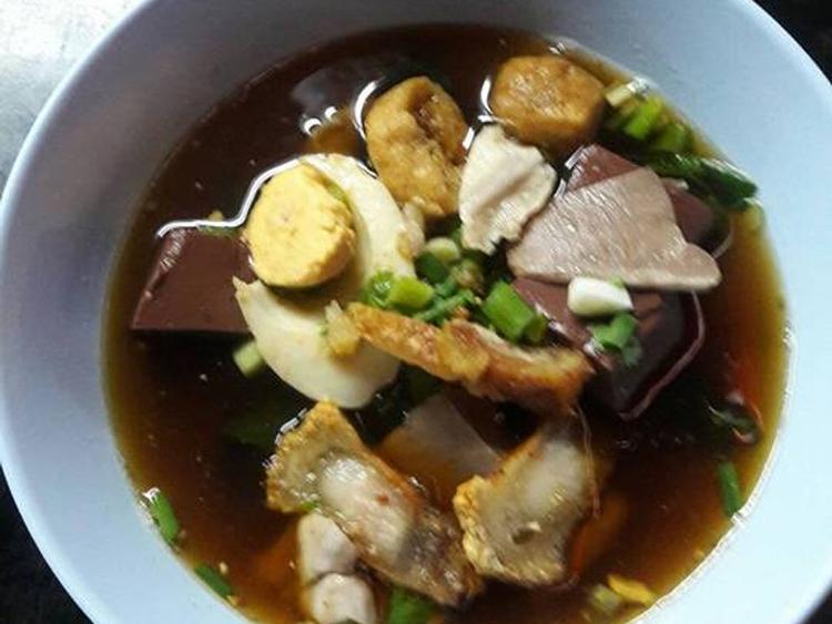 Yok Pattaya, pork blood soup restaurant