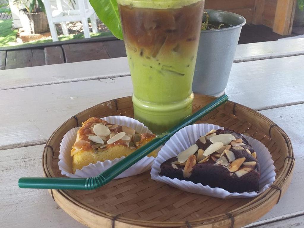Lakza cafe