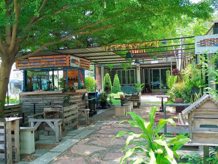 Baan Nai Chang Coffee Shop