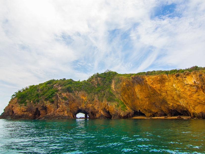 ศูนย์การเรียนรู้เต่าทะเล ณ เกาะทะลุ โดย บริษัท สาริกา ทราเวล จำกัด