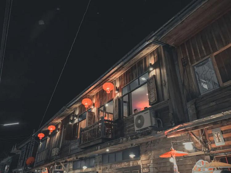 Chiang Khan Walking Street