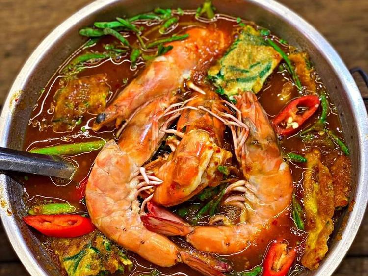 Kitchen behind the house, Nakhon Pathom.