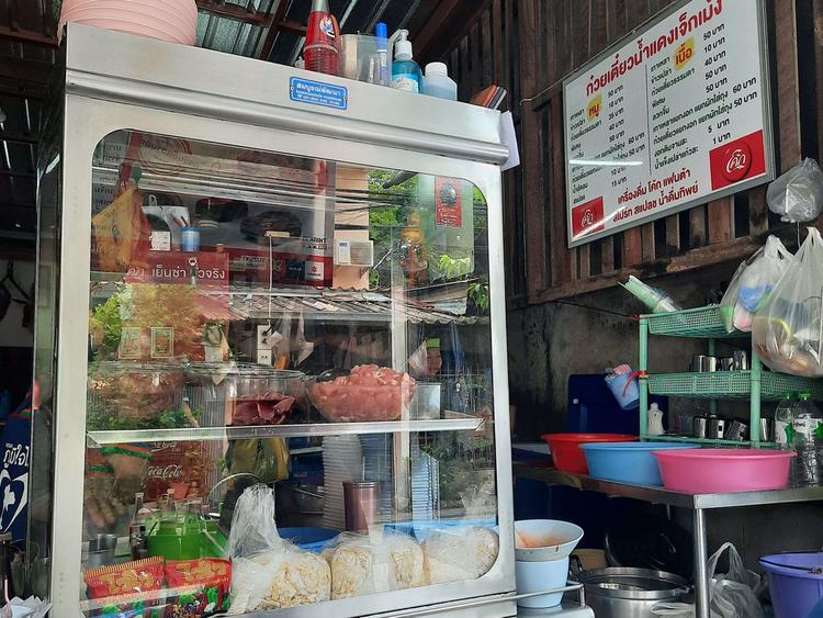 ก๋วยเตี๋ยวน้ำแดงเจ็กเม้ง