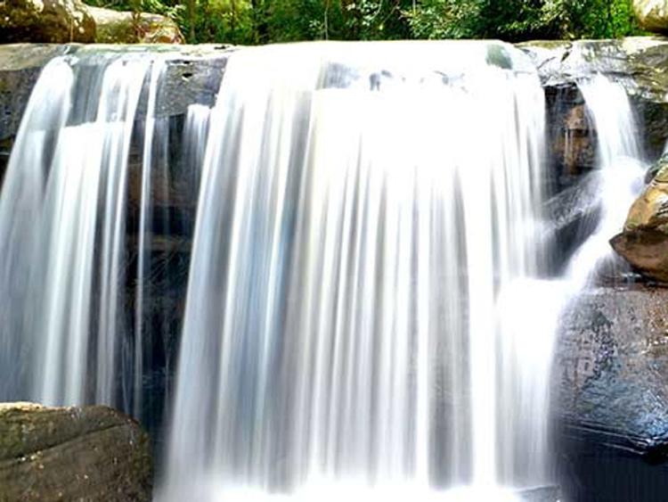 Pha Nang Khoi Waterfall