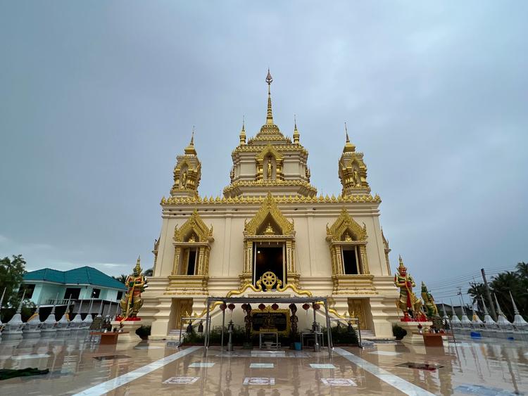 Dhammachariyaphrom Temple