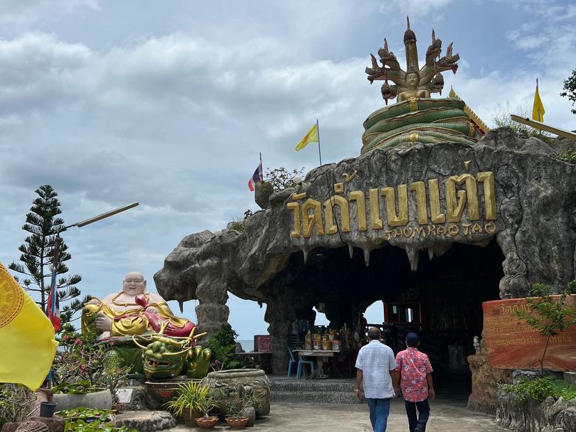 Wat Tham Khao Tao
