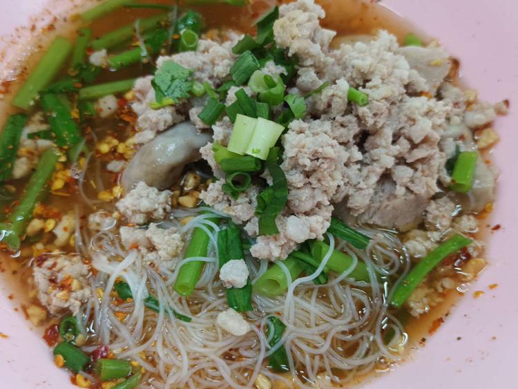 มานาก๋วยเตี๋ยวหมูตำลึง