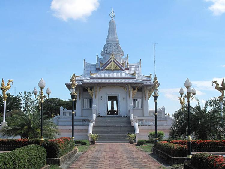 素叻他尼城柱神社