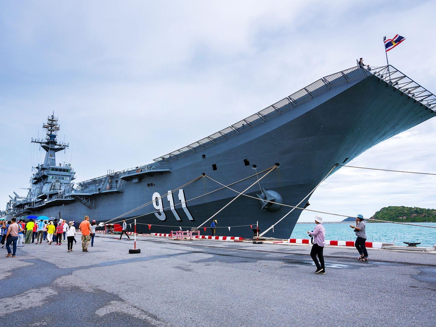 HTMS Chakri Naruebet