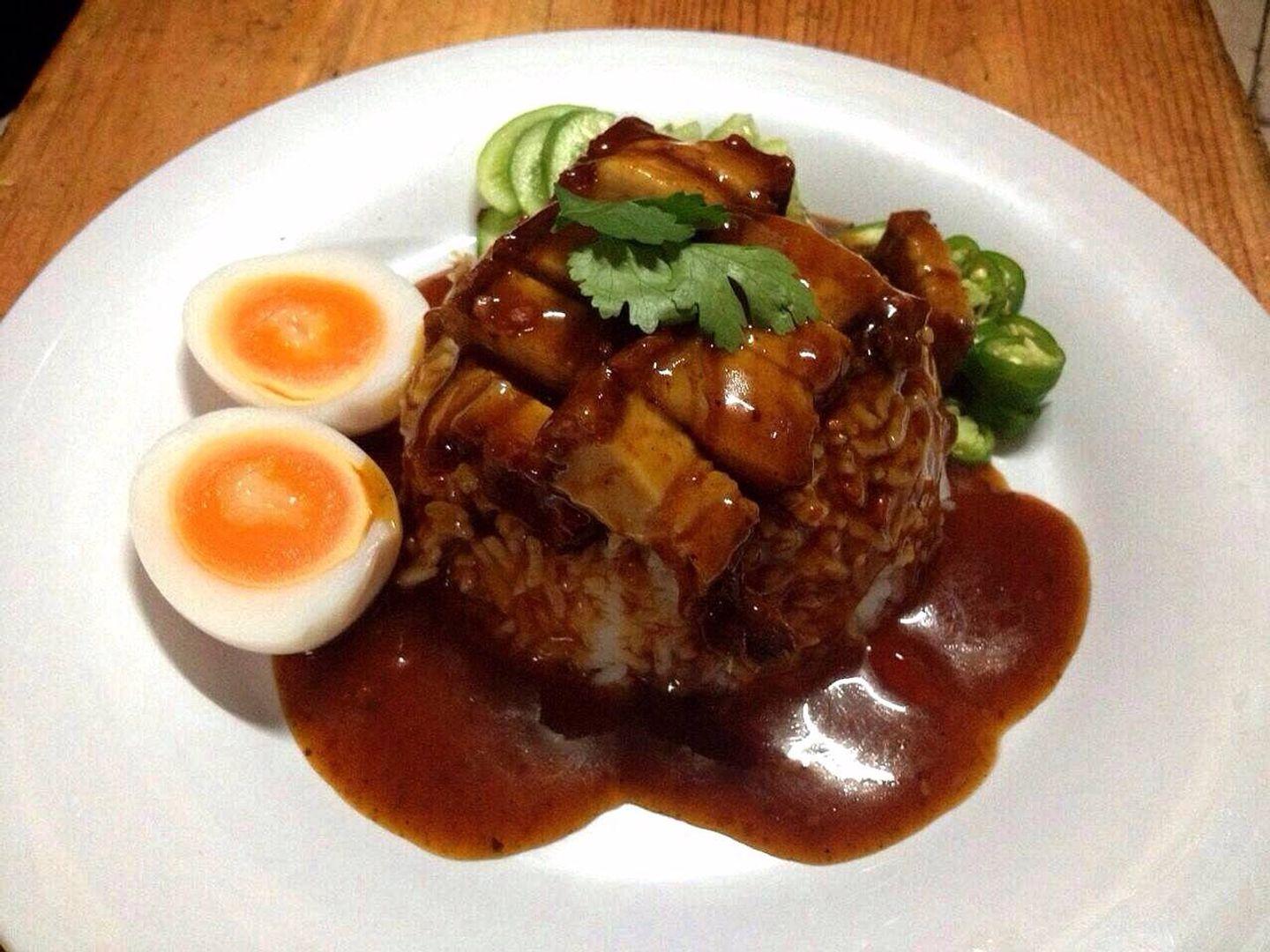 ร้านข้าวหมูแดงนายโอว นครสนุก เยาวราช