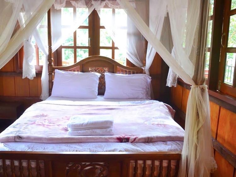 บ้านเอื้องดอยแม่กำปอง