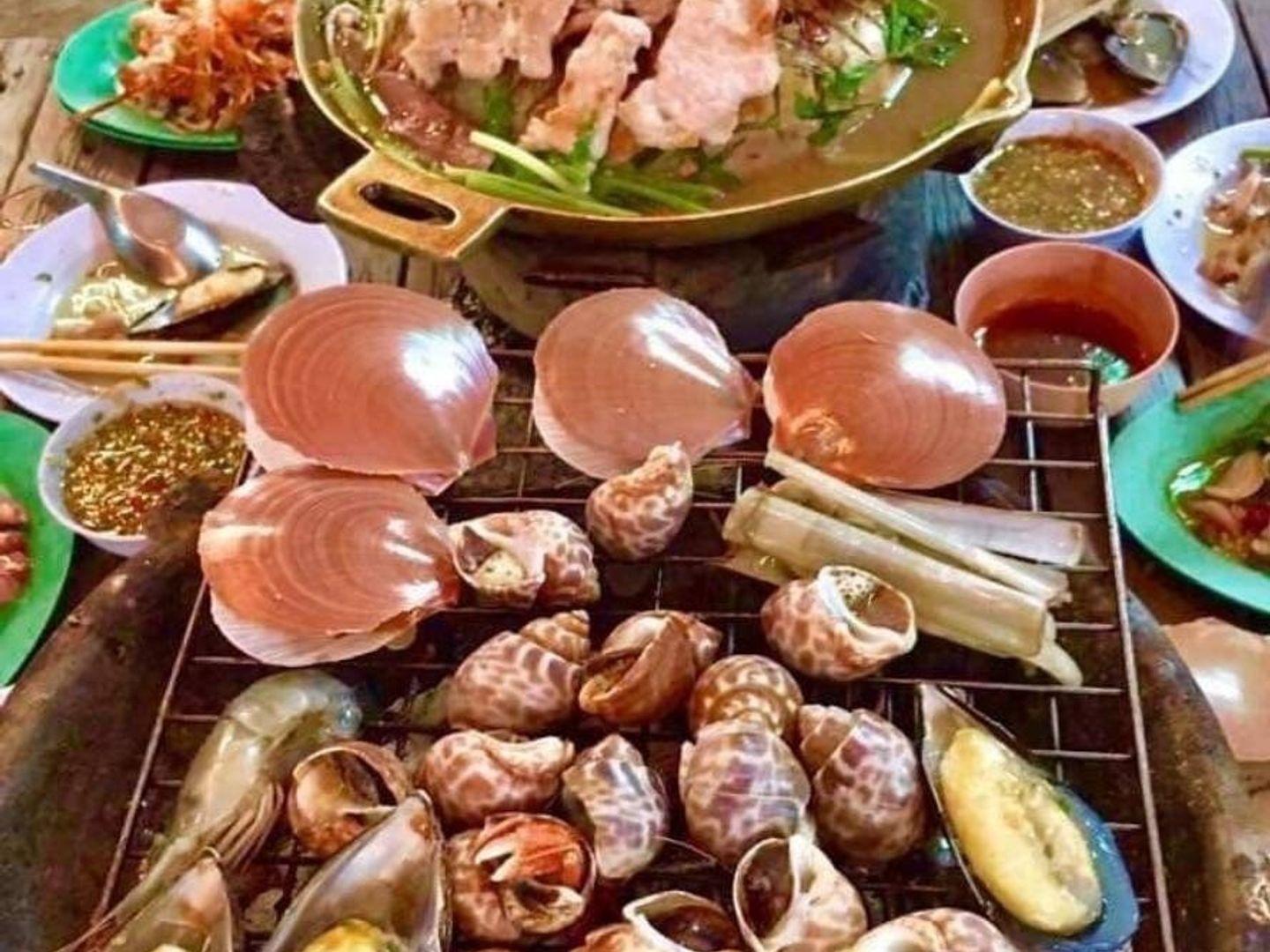 Paiboon Pork Pan Mahachai