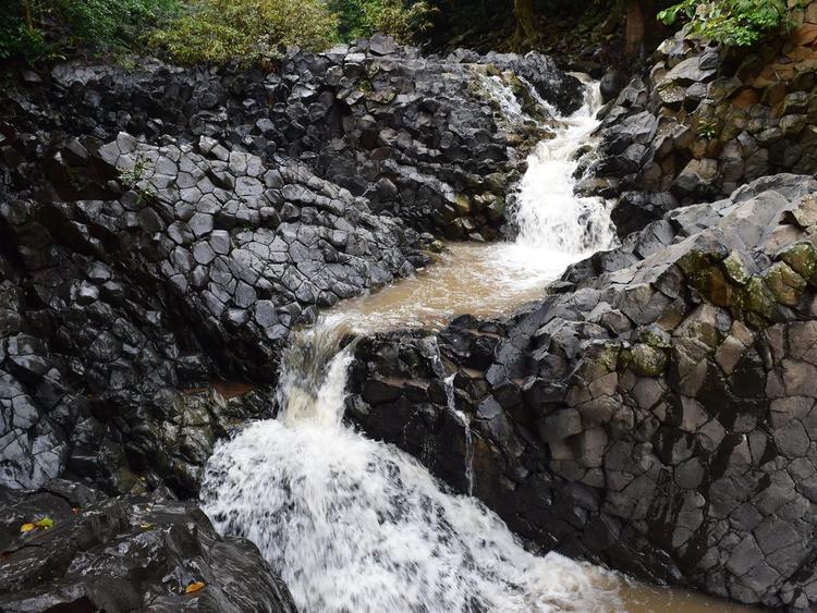 Sap Phlu Waterfall - Sao Hin Akkanee Waterfall