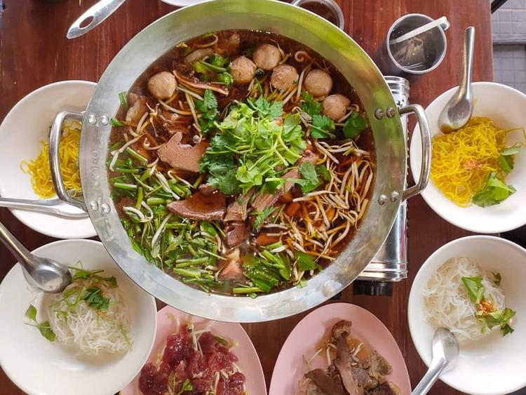 Buffalo Noodle "Por Sala"