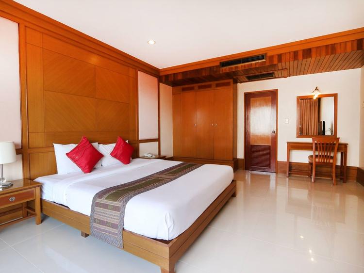 Mike Beach Resort
